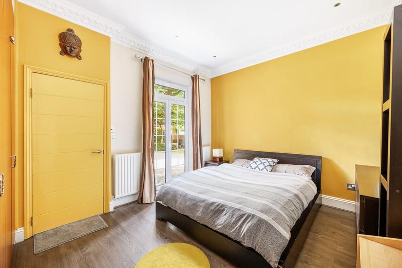 Photo 1: Bedroom