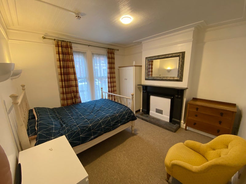 'Double room. Derby city centre. Good area.' Room to Rent from SpareRoom