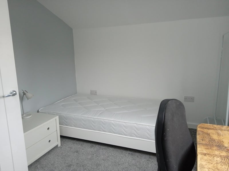'Single bedroom for rent in quiet town house' Room to Rent from SpareRoom