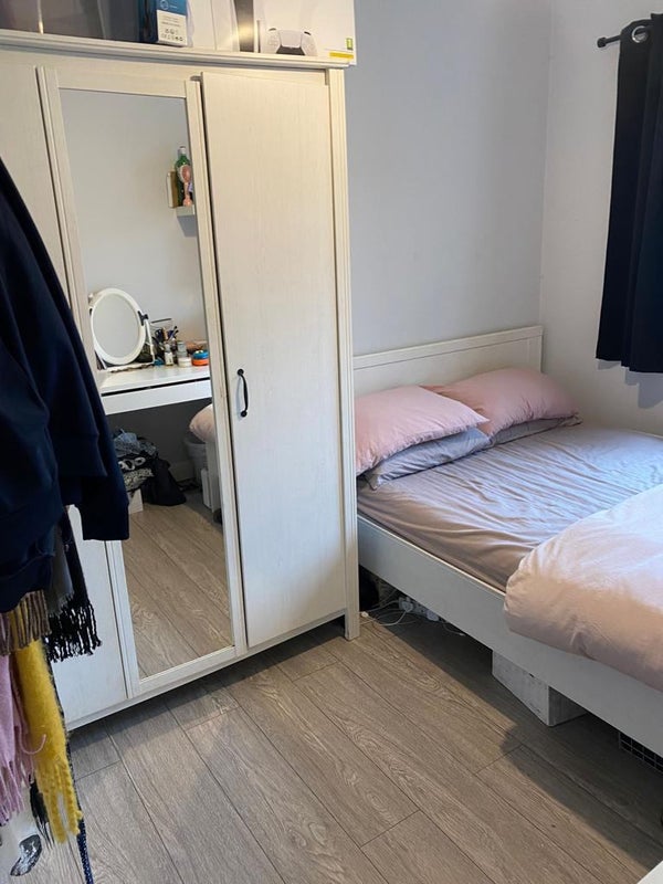 'Double room with Ensuite in Stepney Green' Room to Rent from SpareRoom