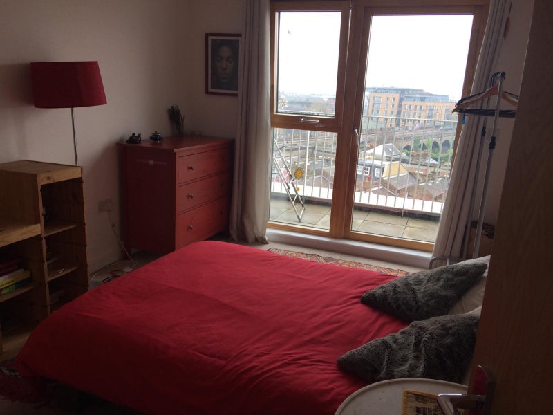 'Lovely bright double room in London Fields park' Room to Rent from