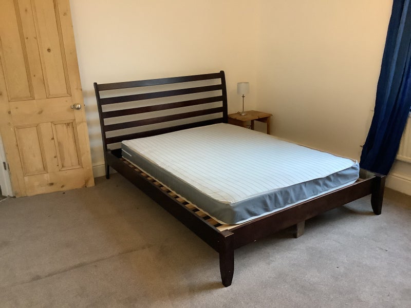 'Double room in Old Trafford' Room to Rent from SpareRoom