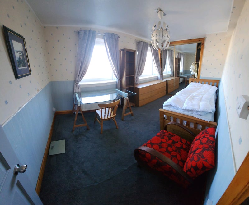 'Rooms In The Centre Of East Kilbride' Room to Rent from SpareRoom