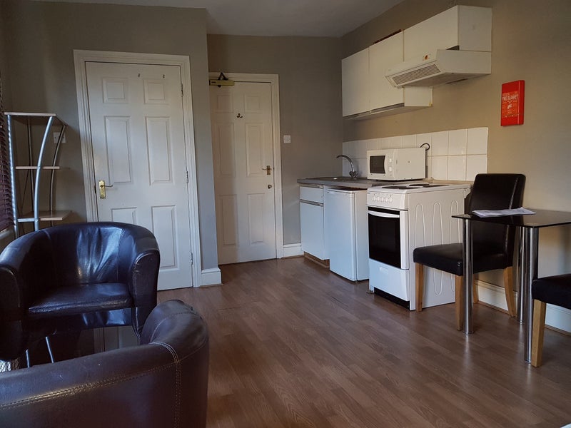 'Selfcontained double studio in Hammersmith' Room to Rent from SpareRoom