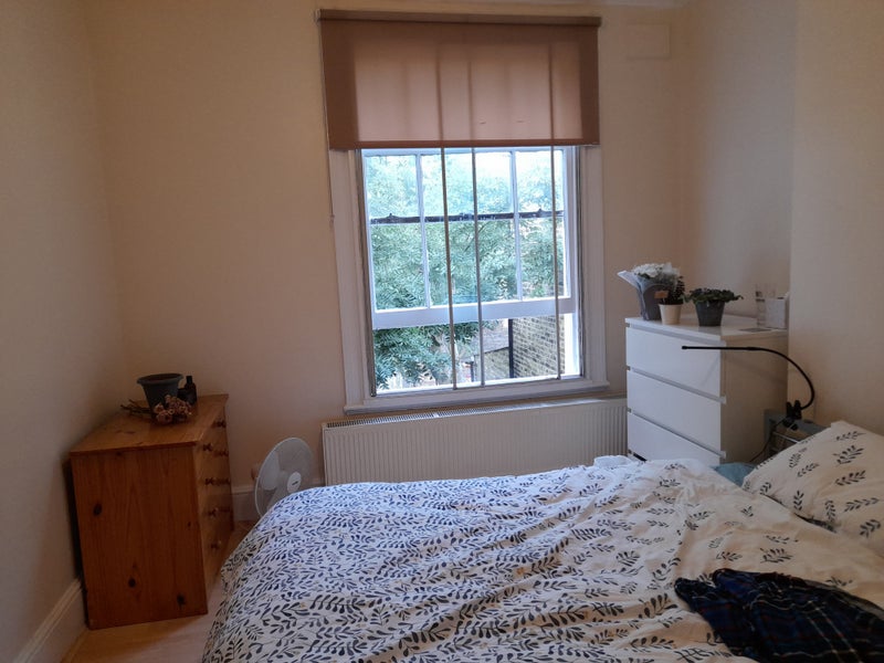 'Double Room in StreathamBills included' Room to Rent from SpareRoom