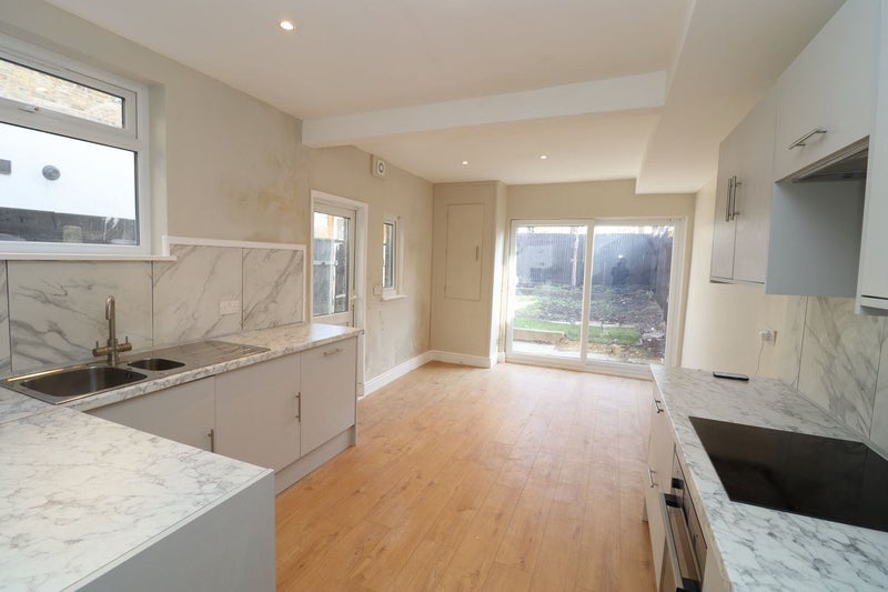 'Beautiful Double Rooms In Catford March' Room to Rent from SpareRoom