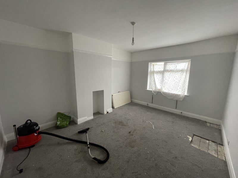 '4 Bed House to Let in Beckenham BR3 4LW' Room to Rent from SpareRoom
