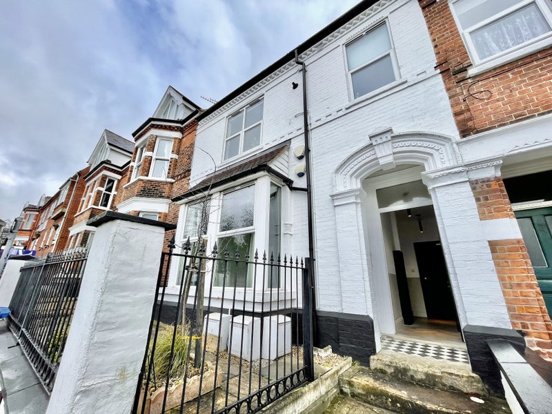 '1 Bed Garden Apartment in NR1 (6s)' Room to Rent from SpareRoom