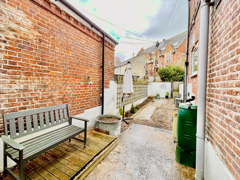 '1 Bed Garden Apartment in NR1 (6s)' Room to Rent from SpareRoom