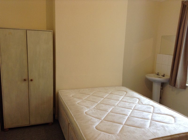 room in Friendly International house' Room to Rent from