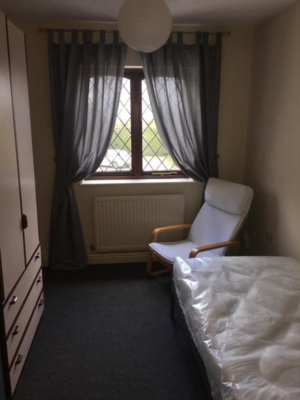 'Excellent Ensuite Single Room to Rent in Stratton' Room to Rent from