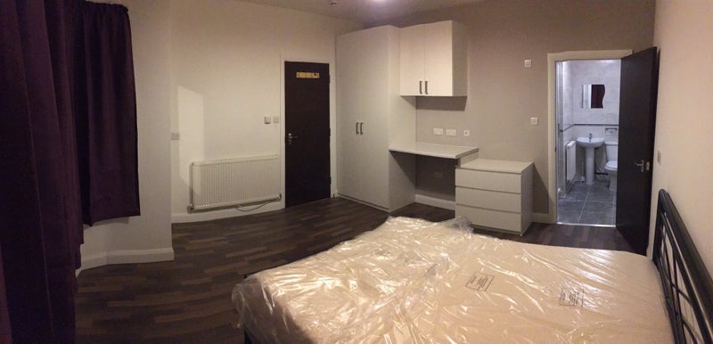 Photo 1: Room 1