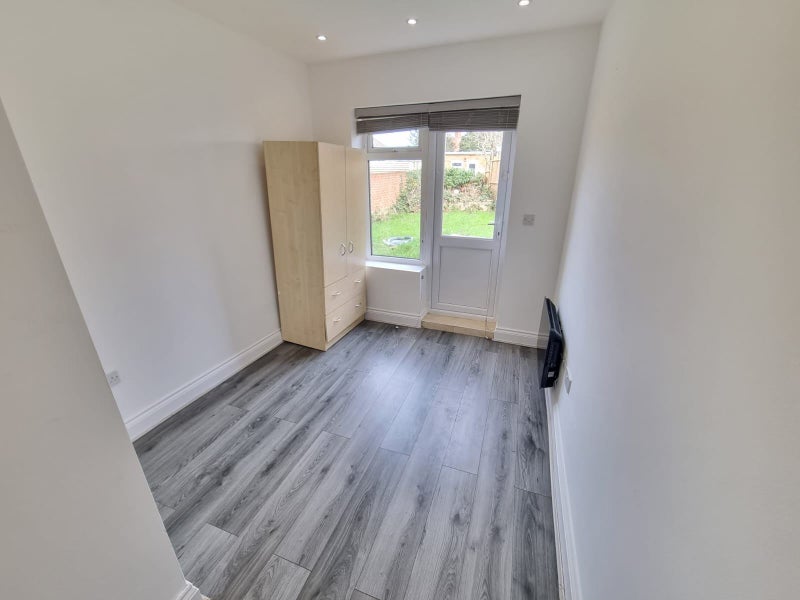 'DSS Studio Flat Available in Plumstead SE18' Room to Rent from SpareRoom