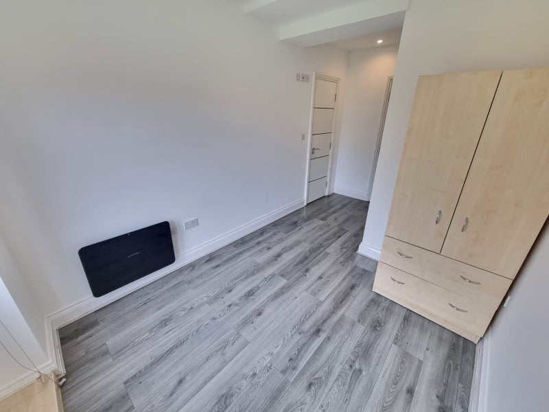 'DSS Studio Flat Available in Plumstead SE18' Room to Rent from SpareRoom