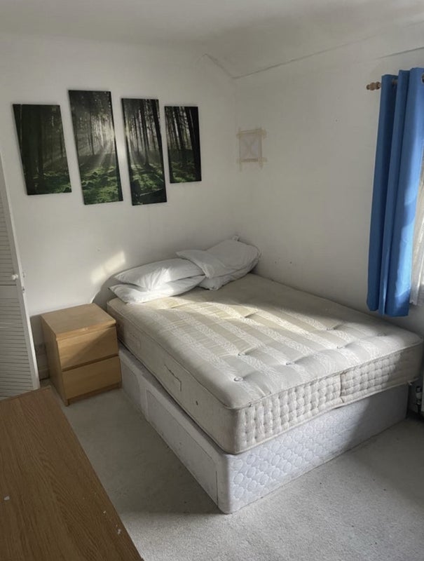 'Double Room For Rent, Bills Included!' Room to Rent from SpareRoom