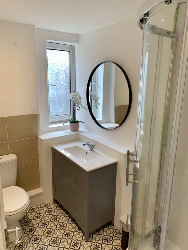  Great Value Referbished Rooms 10 Minutes From Town Room To Rent From