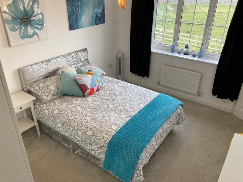 Photo 1: En suite double bedroom