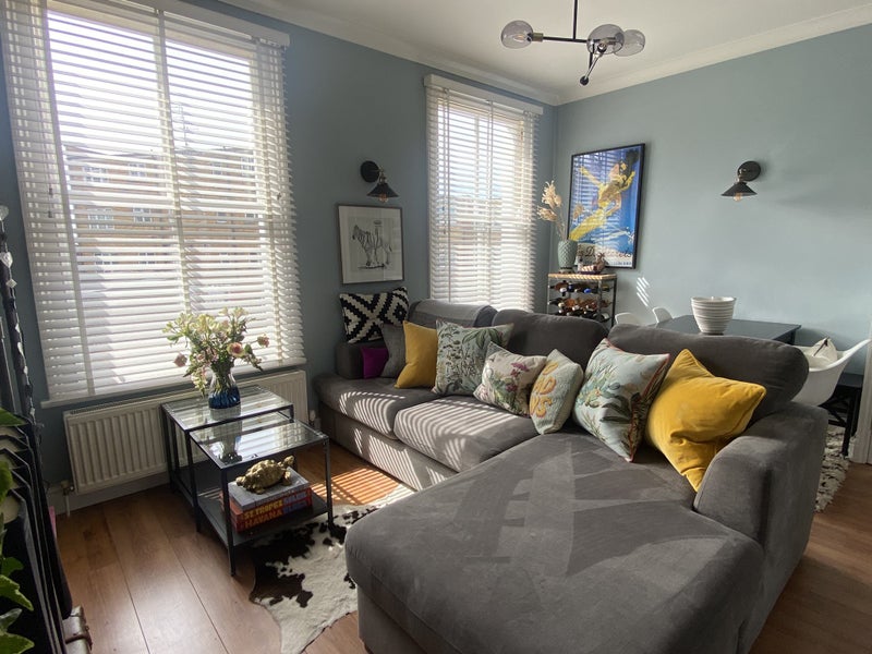 Photo 1: Living / dining room