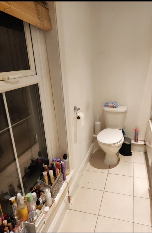 'Room in Kilburn High Road' Room to Rent from SpareRoom