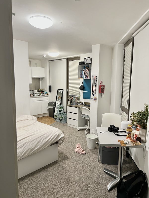 'Wembley Park Student Apartment Studio' Room to Rent from SpareRoom