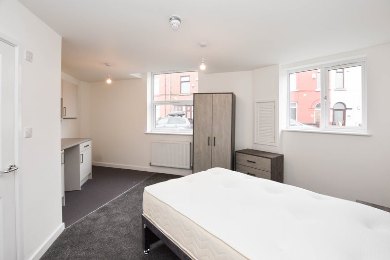 'Furnished Studio All Bills Included ' Room to Rent from SpareRoom