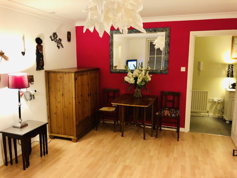 '*Large Double Room Near Hove Station *' Room to Rent from SpareRoom