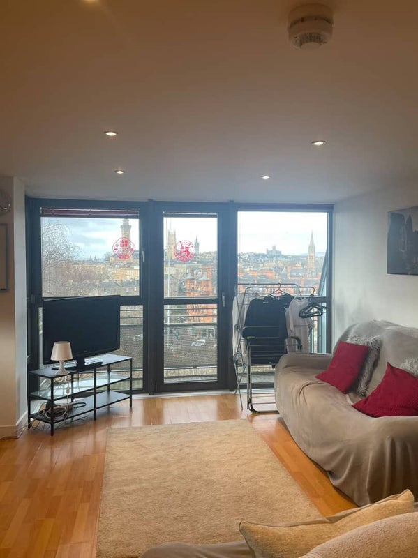 'Penthouse City Center En Suite Furnished Double Rm' Room to Rent from ... - City Center Penthouse Rentals With Light Switches