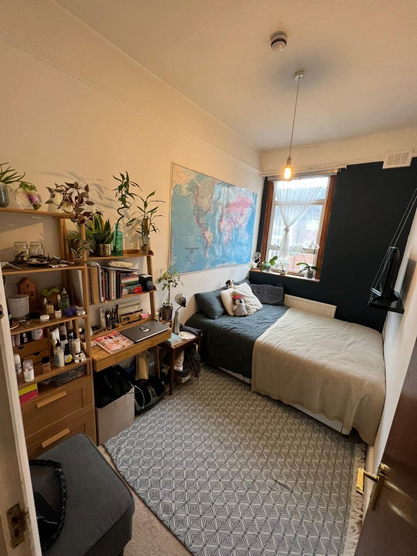 'Cosy Double Room In Kilburn' Room to Rent from SpareRoom