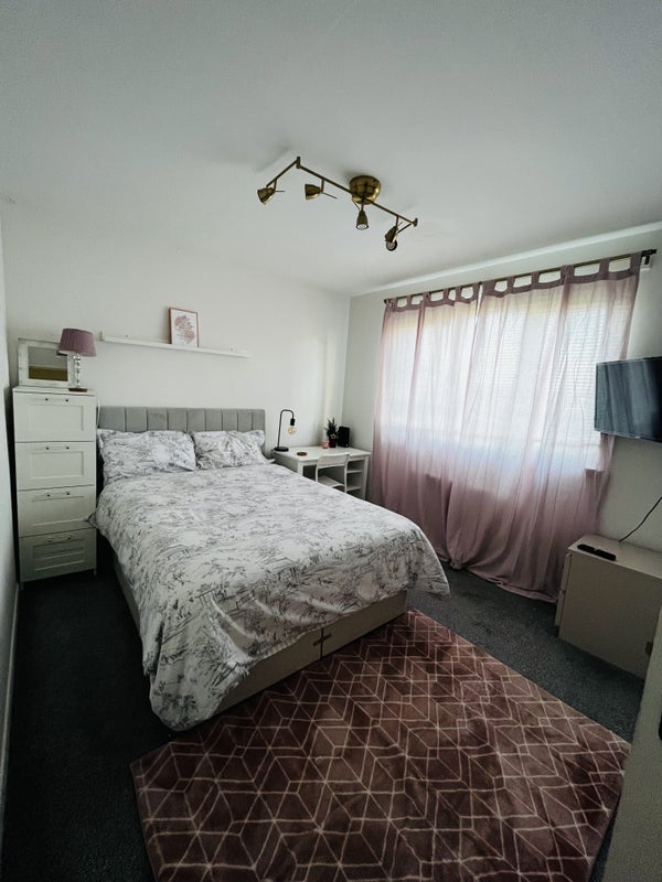 Photo 1: Room (Yours)