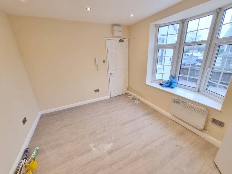 'DSS Studio Flat Available Eltham Mottingham SE9' Room to Rent from SpareRoom