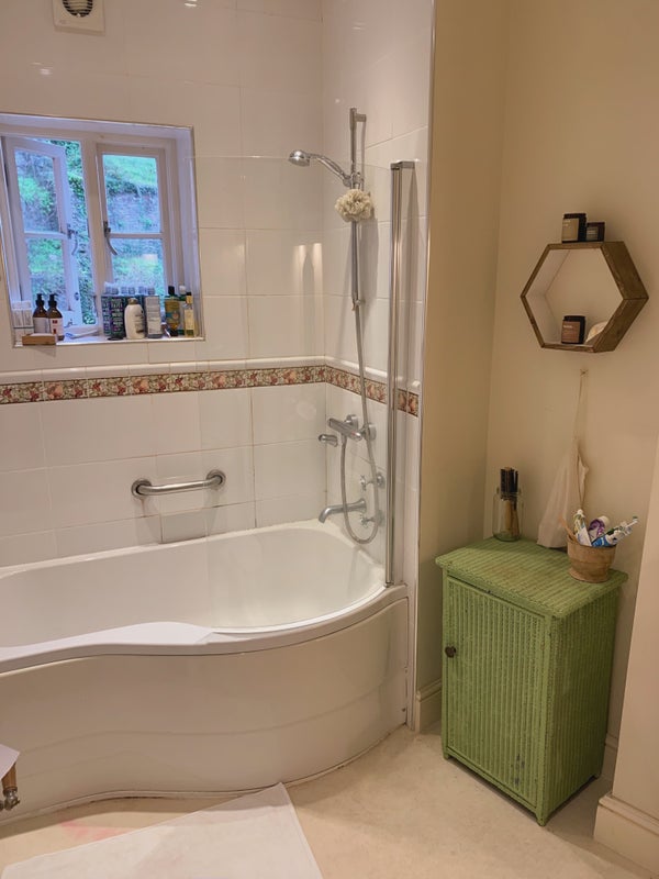 'Peacful home on Totnes highstreet' Room to Rent from SpareRoom