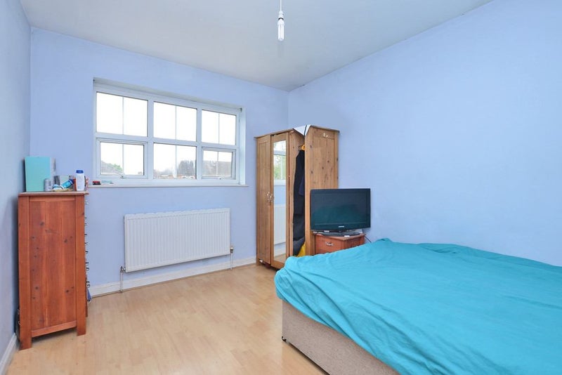 'Superb modern house. Central Camb/Frimley' Room to Rent from SpareRoom