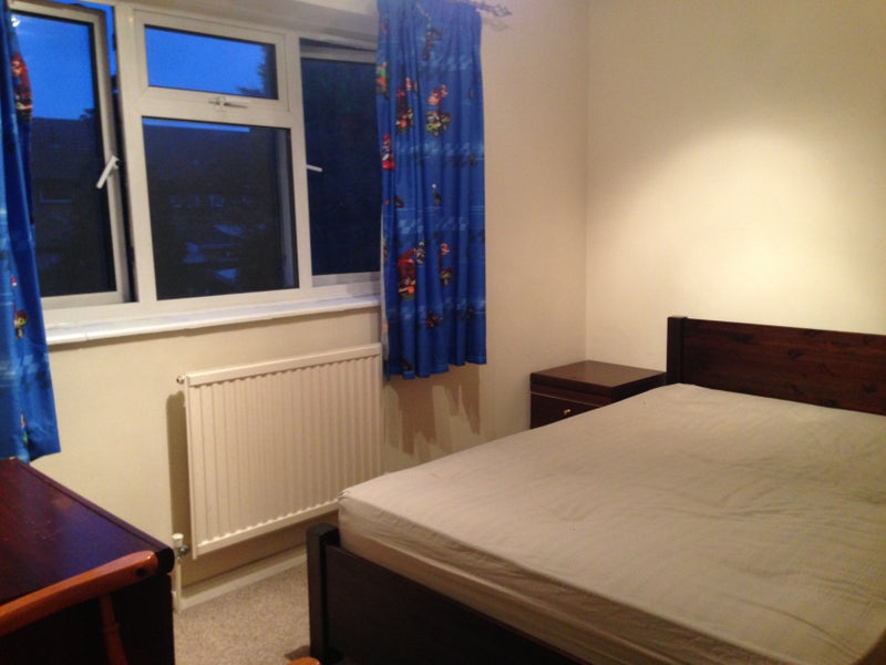 'Double Rooms for Couple Crawley RH10 8BW' Room to Rent from SpareRoom