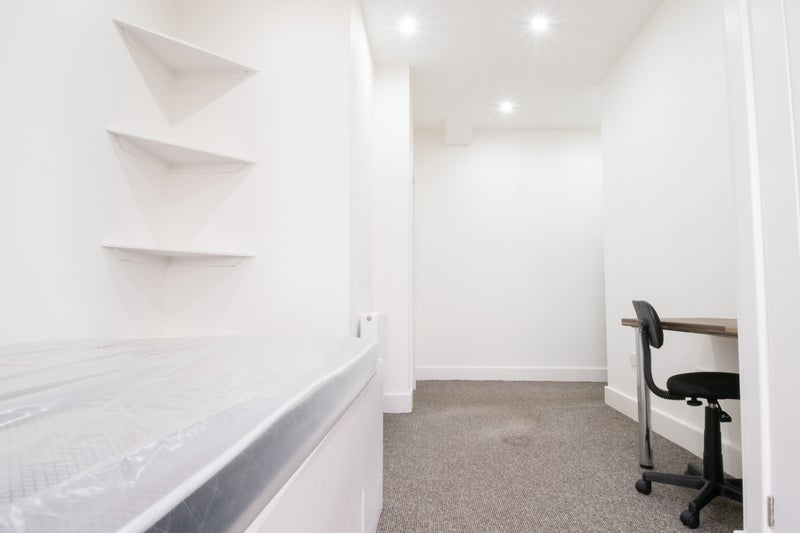'Modern and spacious studio in Central Reading' Room to Rent from SpareRoom