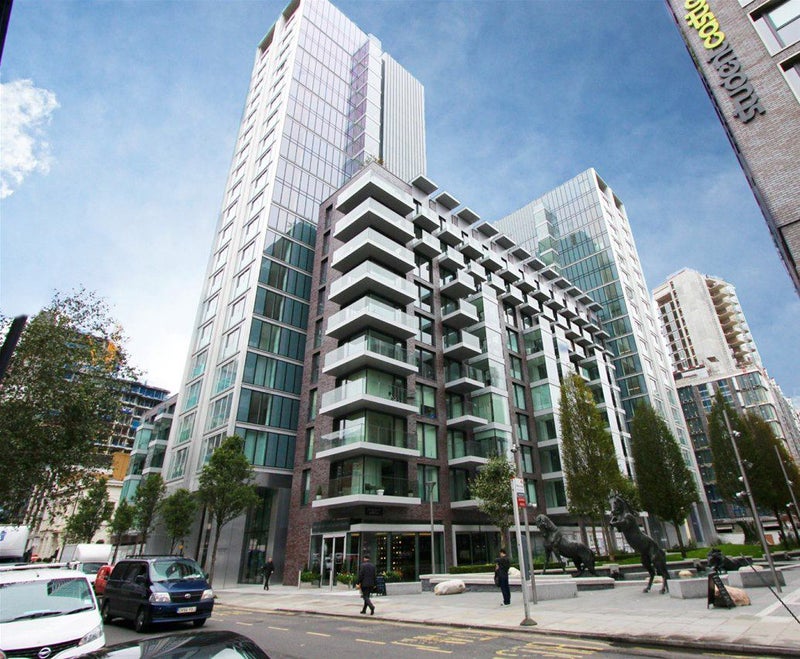 'Super Lux High Rise Apartment Gym/Pool' Room to Rent from SpareRoom