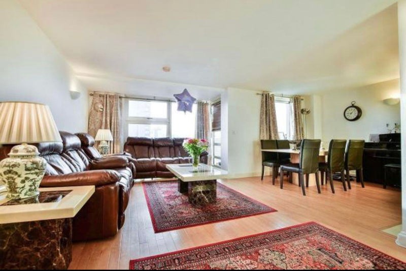 '2 bedroom apartment, W3 building, manchester city' Room to Rent from