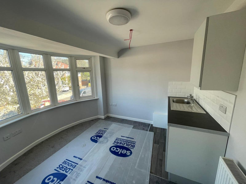 'Studio flat in Greenford,UB6' Room to Rent from SpareRoom