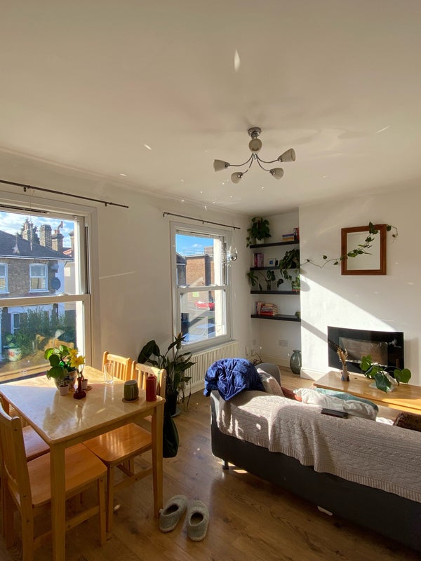 'Double room in sunny Brockley/New Cross Flat' Room to Rent from SpareRoom