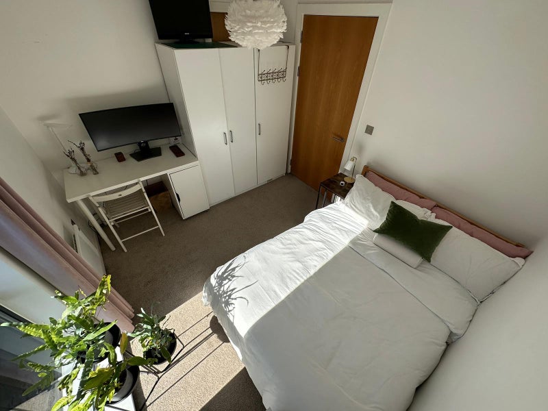 Photo 1: Available bedroom