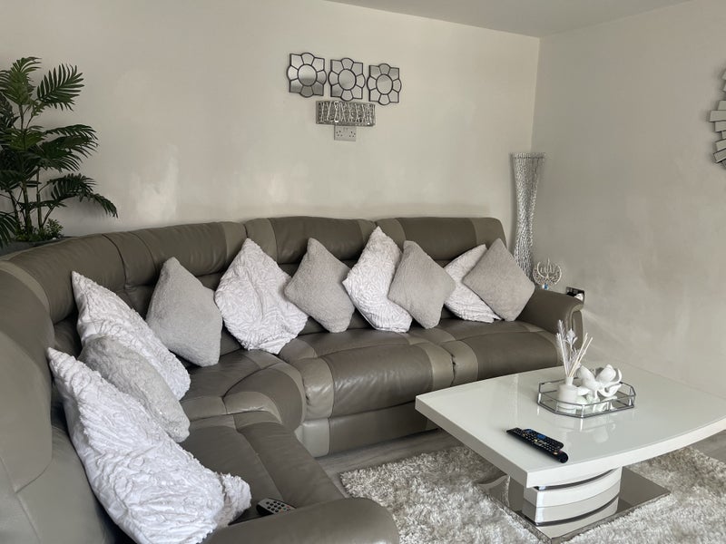 Photo 1: Living Space