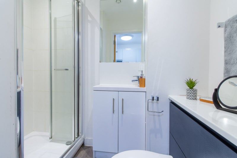 'Studio Flat Birmingham City Centre Summer Let' Room to Rent from