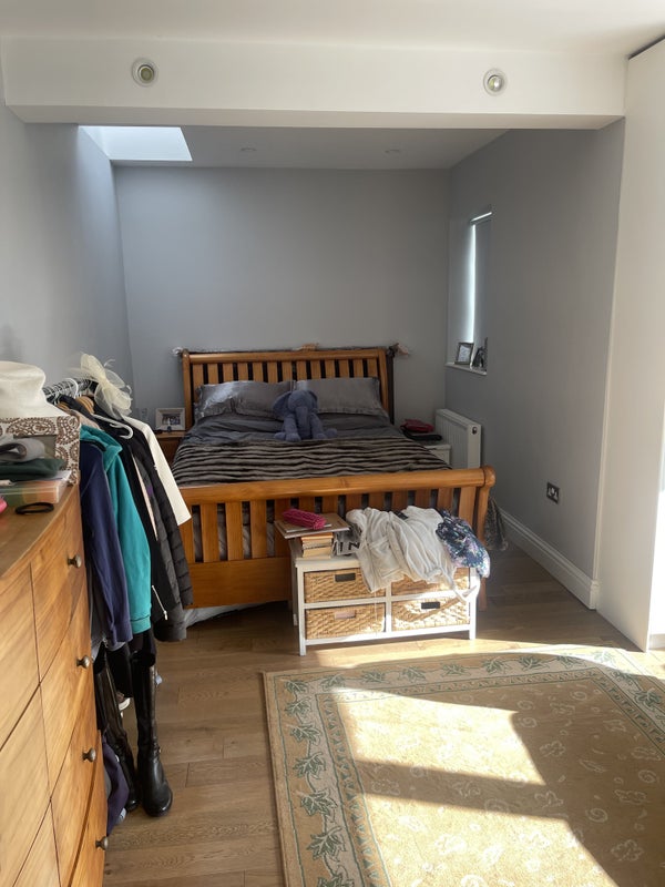 '2 rooms available in spacious Wimbledon flat!' Room to Rent from SpareRoom