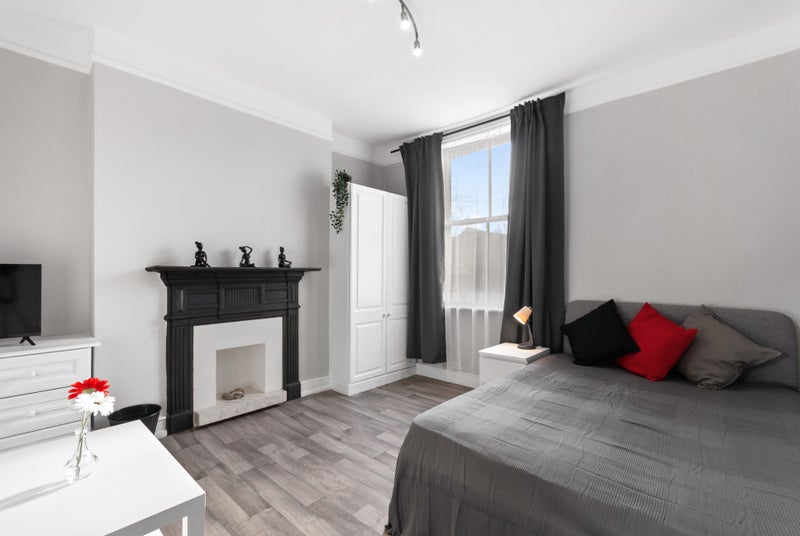 Photo 1: Double room