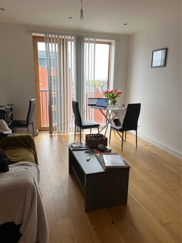 'Spacious&modern 1b1b 10m to city centre' Room to Rent from SpareRoom