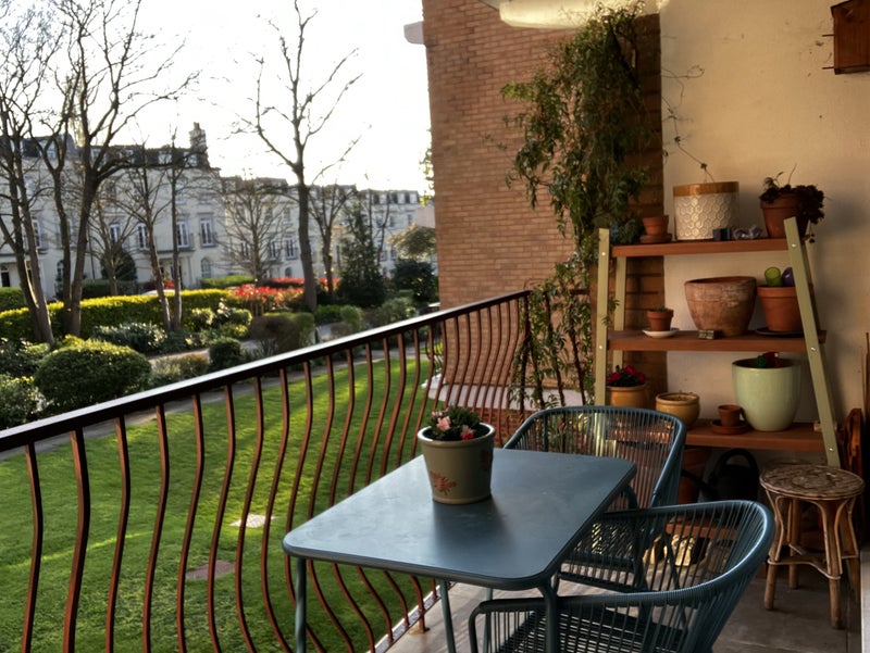 Photo 1: Balcony or Terrace