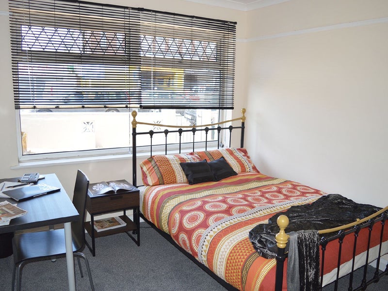 'Room in Bristol available for summer!' Room to Rent from SpareRoom