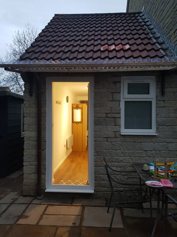 Photo 1: Entrance