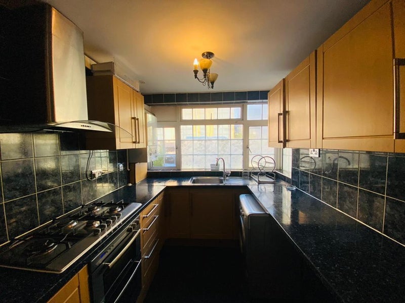 'Double Room Avl Close To City. Stepney Green' Room to Rent from SpareRoom