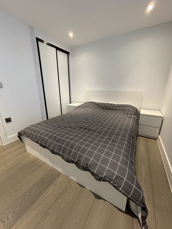 Photo 1: Bedroom1