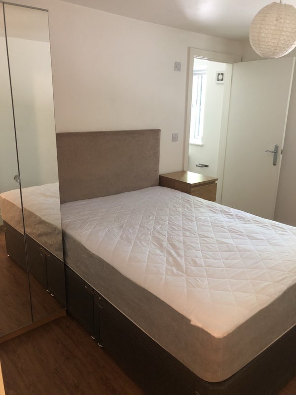 'Double en suite room available now in Banbury ' Room to Rent from